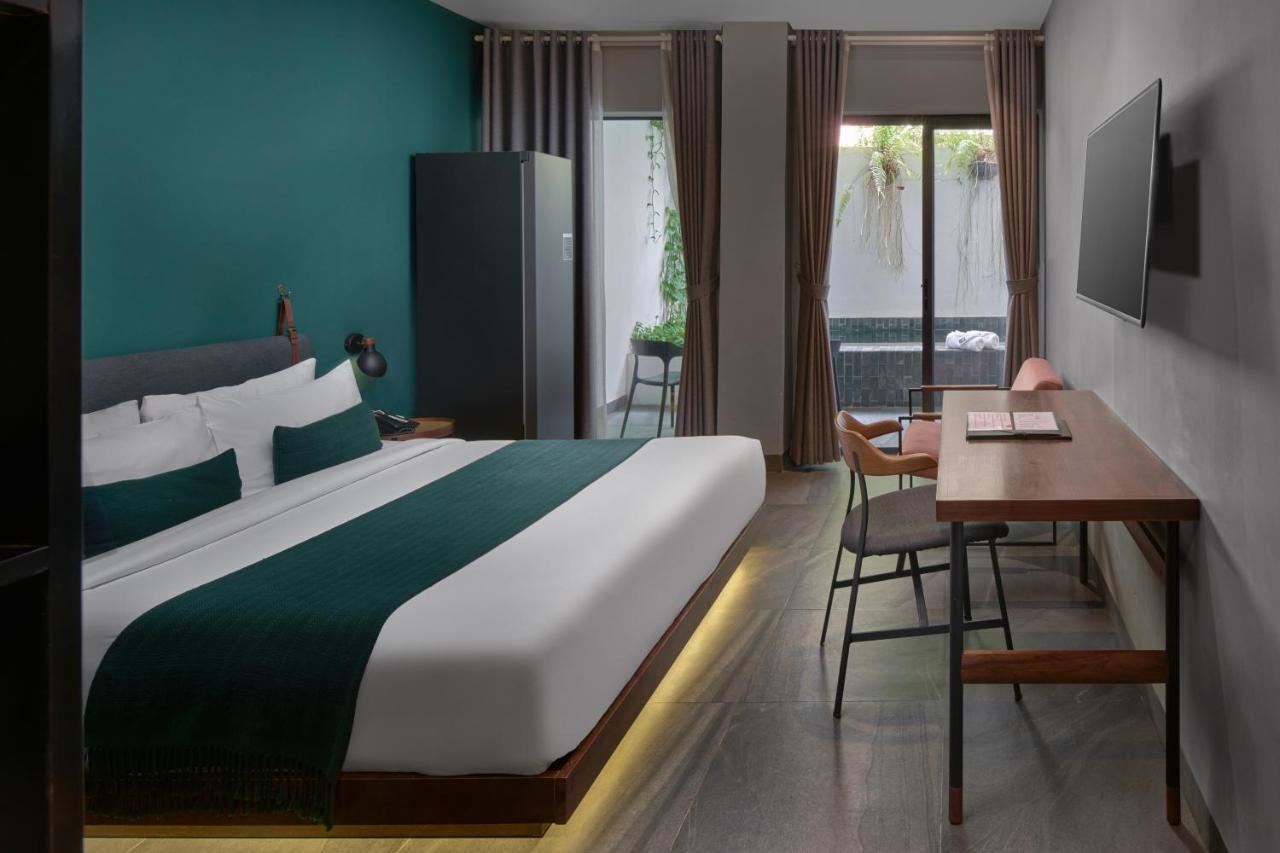 Baitong Hotel&Resort Phnom Penh Exterior foto