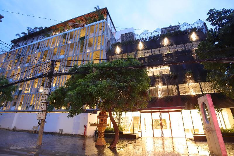 Baitong Hotel&Resort Phnom Penh Exterior foto